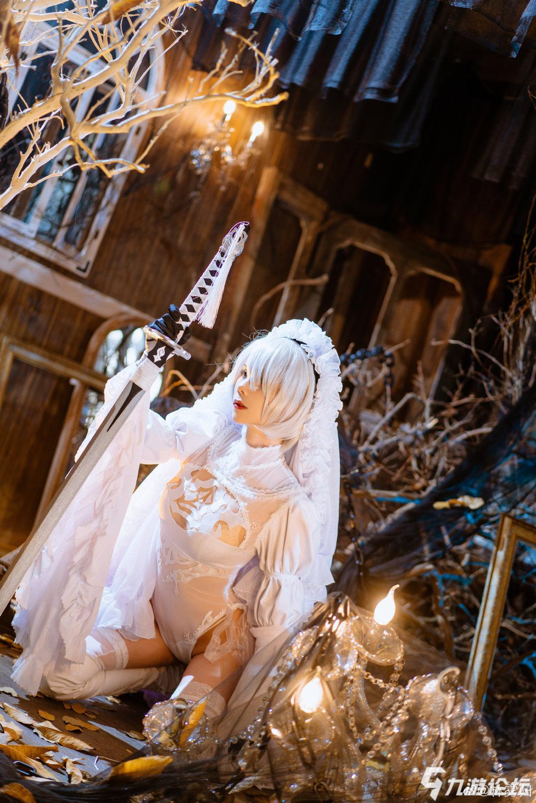 《cosplay日常》小姐姐cos花嫁2b